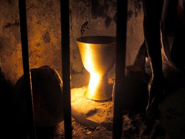 In Search for the Holy Grail of MLOps: Taming the Beast of ML Use Cases